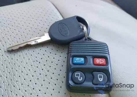 2006 Lincoln Navigator z USA, uszkodzony, nr VIN 5LMFU27556LJ26463